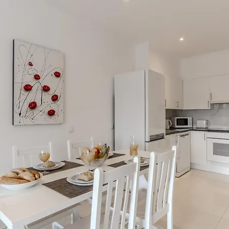 Apartament #372 Sunny Balcony Retreat 3 Bedrooms *
